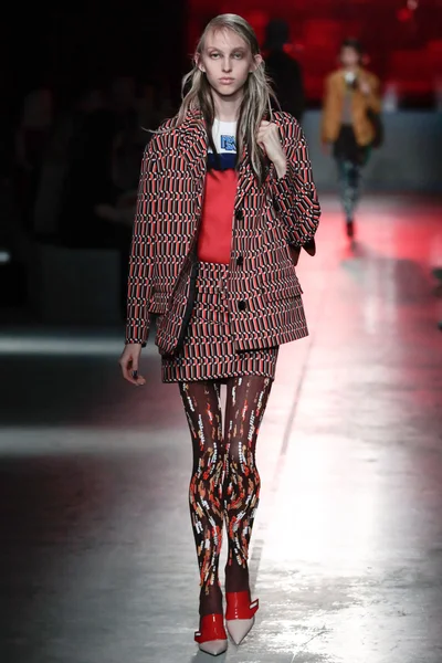 Look 8